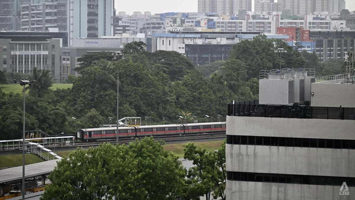 MRT disruption: Jurong East-Buona Vista stretch to remain closed for third day running; full service targeted for Monday
